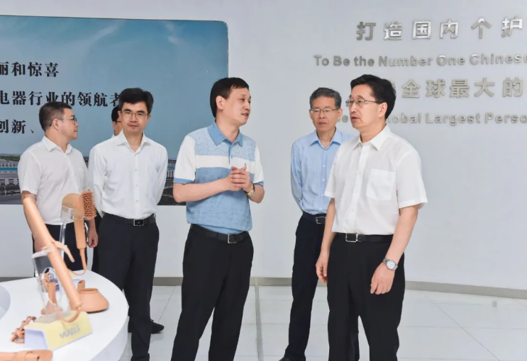 领导关怀暖企心 | 陈金彪访问YH533388银河集团进行调研