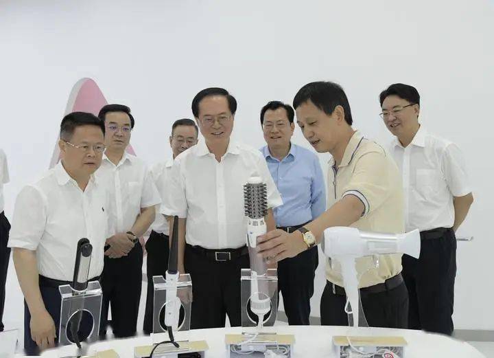 1760170688264558gyqc.jpg 车俊1.jpg